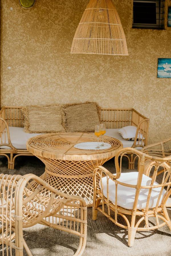 Bed and Breakfast Le Vacoa Ла-Салін-ле-Бен Екстер'єр фото